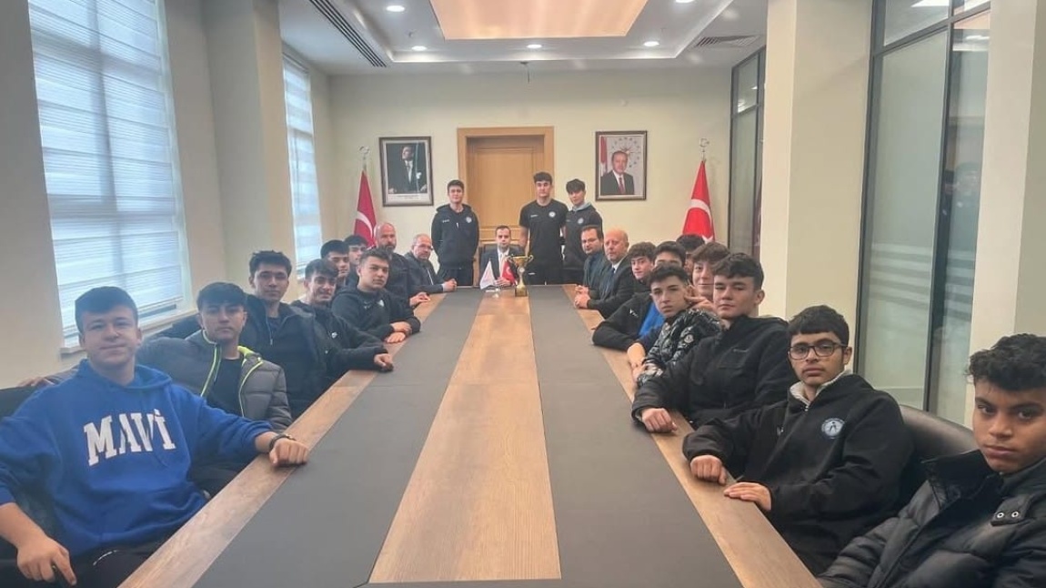 VOLEYBOL TAKIMIMIZIN KAYMAKAMLIK ZİYARETİ